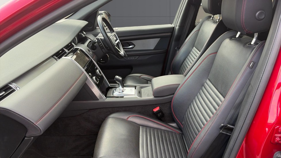 Land Rover Discovery Sport 1.5 P300e R-Dynamic SE 5dr Auto [5 Seat] Station Wagon - Image 3