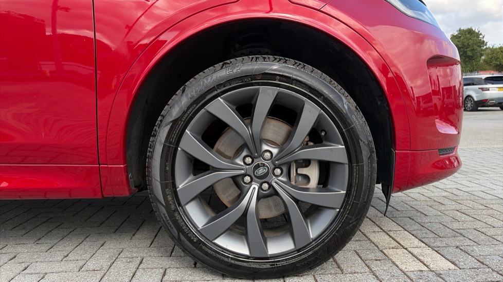 Land Rover Discovery Sport 1.5 P300e R-Dynamic SE 5dr Auto [5 Seat] Station Wagon - Image 8