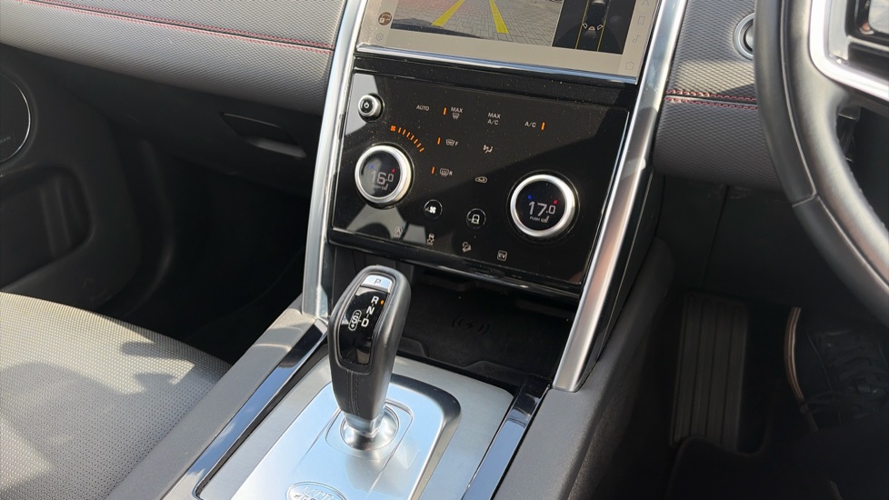 Land Rover Discovery Sport 1.5 P300e R-Dynamic SE 5dr Auto [5 Seat] Station Wagon - Image 13