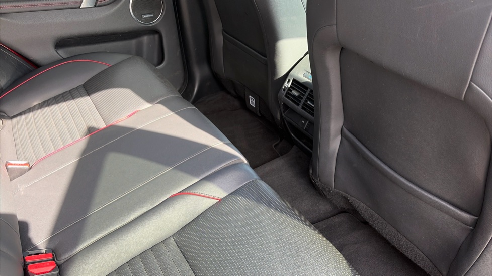 Land Rover Discovery Sport 1.5 P300e R-Dynamic SE 5dr Auto [5 Seat] Station Wagon - Image 18