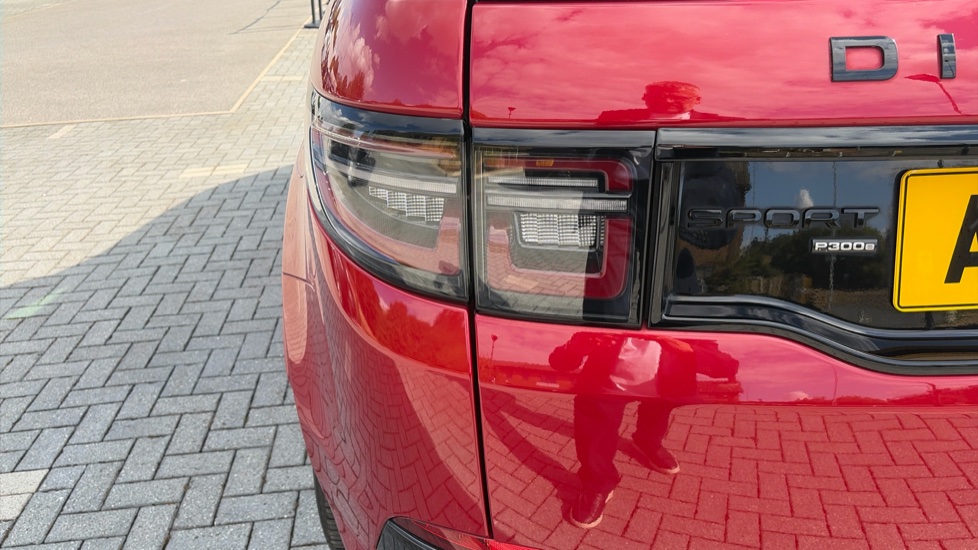 Land Rover Discovery Sport 1.5 P300e R-Dynamic SE 5dr Auto [5 Seat] Station Wagon - Image 19