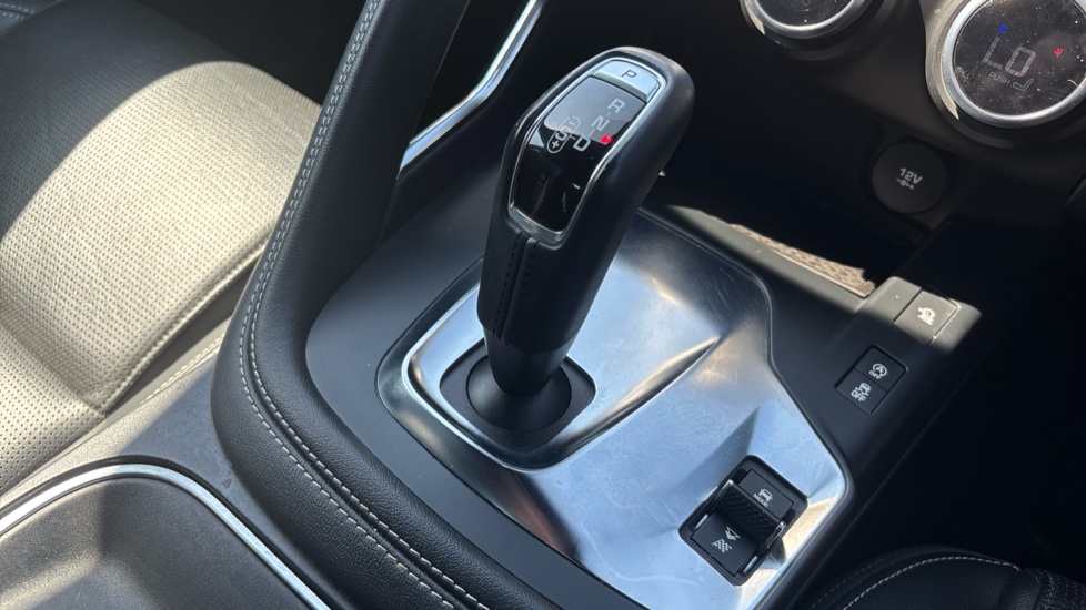Jaguar E-Pace 2.0 [200] R-Dynamic S 5dr Auto Petrol Estate - Image 13