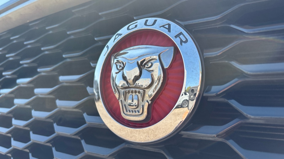 Jaguar E-Pace 2.0 [200] R-Dynamic S 5dr Auto Petrol Estate - Image 24