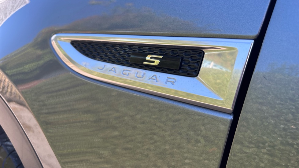 Jaguar E-Pace 2.0 [200] R-Dynamic S 5dr Auto Petrol Estate - Image 27