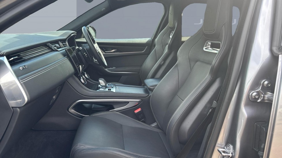 Jaguar F-Pace 2.0 D200 R-Dynamic HSE 5dr Auto AWD Diesel Estate - Image 3