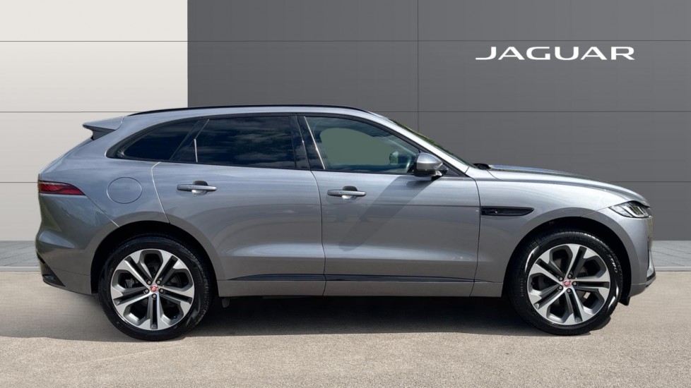 Jaguar F-Pace 2.0 D200 R-Dynamic HSE 5dr Auto AWD Diesel Estate - Image 5