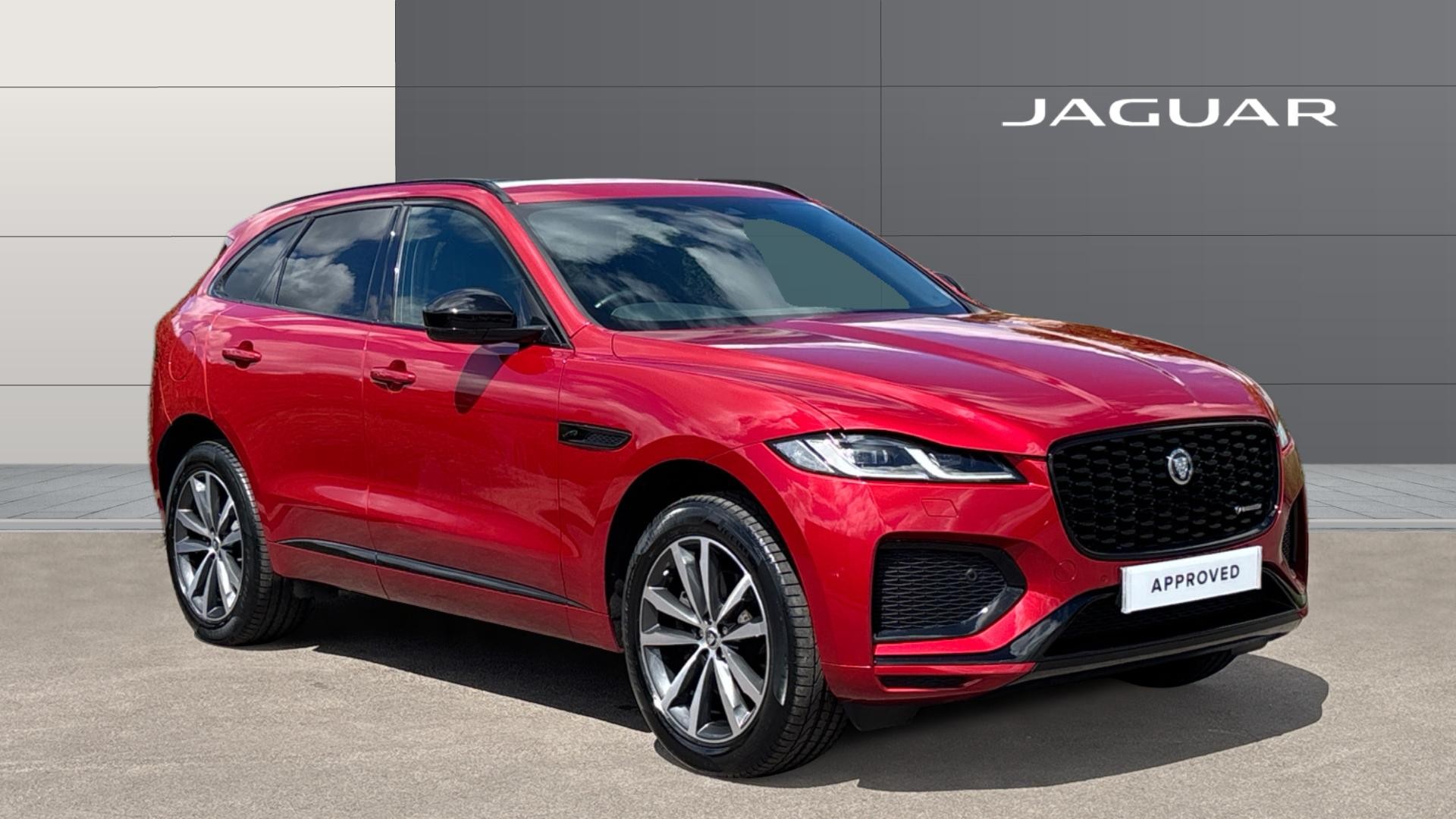 Jaguar F-PACE listing photo
