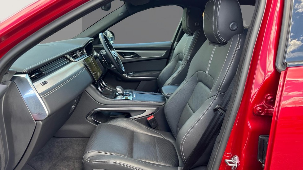 Jaguar F-Pace 2.0 D200 R-Dynamic SE Black 5dr Auto AWD Diesel Estate - Image 3