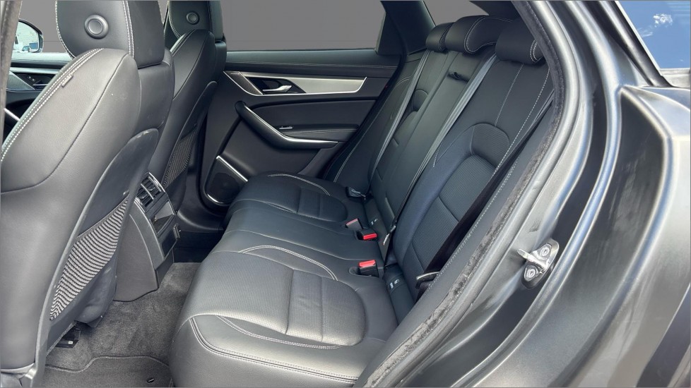 Jaguar F-Pace 2.0 D200 R-Dynamic SE Black 5dr Auto AWD Diesel Estate - Image 4