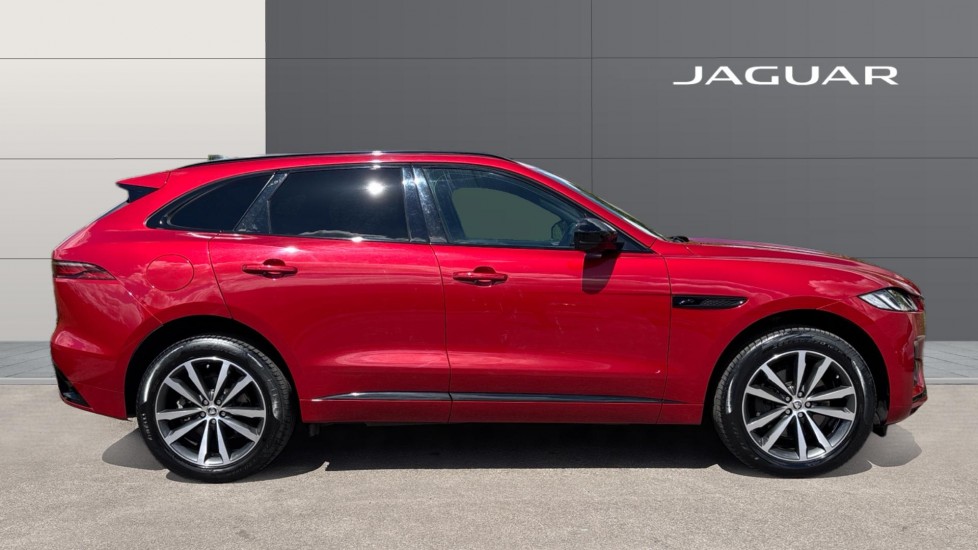 Jaguar F-Pace 2.0 D200 R-Dynamic SE Black 5dr Auto AWD Diesel Estate - Image 5