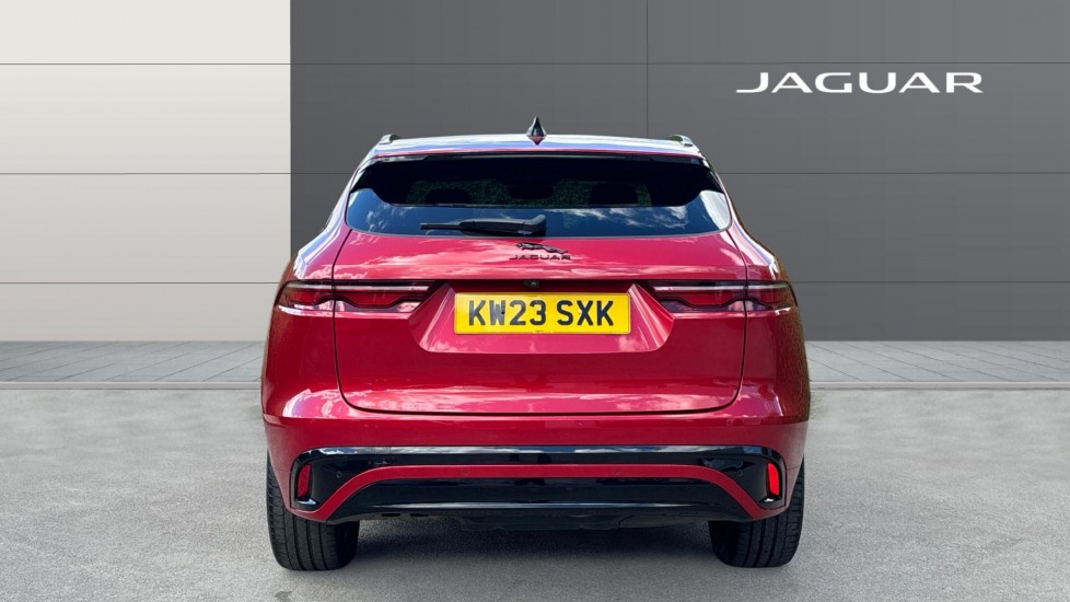 Jaguar F-Pace 2.0 D200 R-Dynamic SE Black 5dr Auto AWD Diesel Estate - Image 6