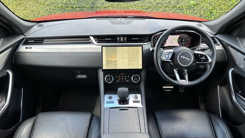 Jaguar F-Pace 2.0 D200 R-Dynamic SE Black 5dr Auto AWD Diesel Estate - Image 9