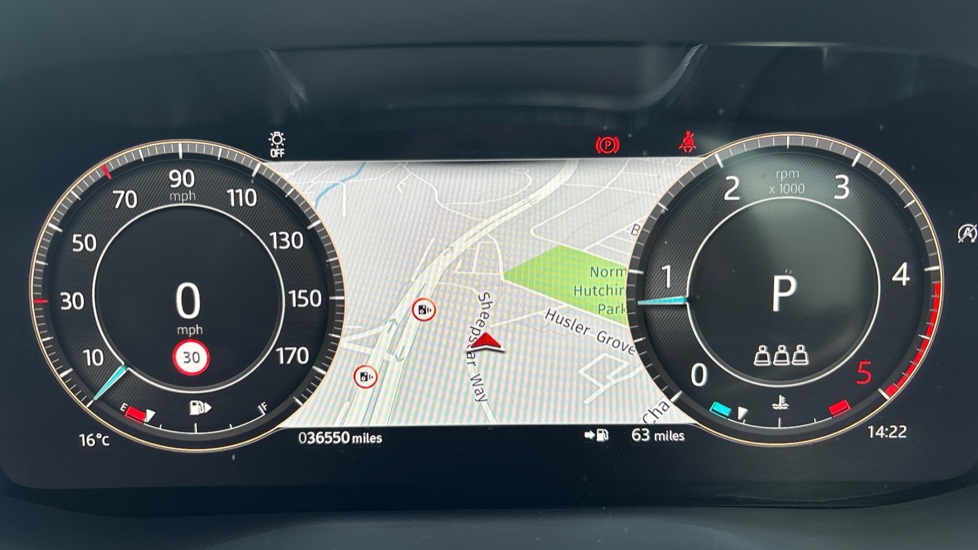Jaguar F-Pace 2.0 D200 R-Dynamic SE Black 5dr Auto AWD Diesel Estate - Image 16