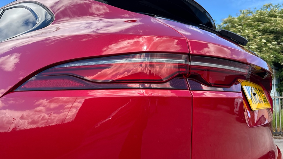Jaguar F-Pace 2.0 D200 R-Dynamic SE Black 5dr Auto AWD Diesel Estate - Image 19