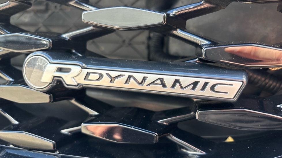 Jaguar F-Pace 2.0 D200 R-Dynamic SE Black 5dr Auto AWD Diesel Estate - Image 29