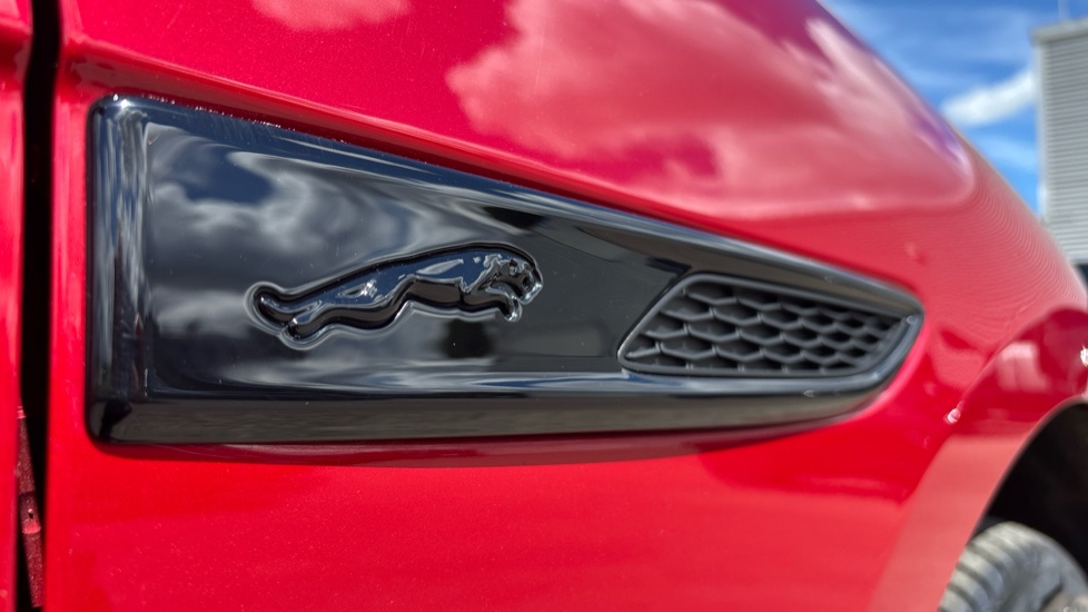 Jaguar F-Pace 2.0 D200 R-Dynamic SE Black 5dr Auto AWD Diesel Estate - Image 34