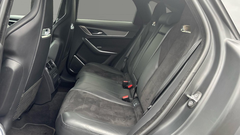 Jaguar F-Pace 5.0 V8 550 SVR 5dr Auto AWD Petrol Estate - Image 4