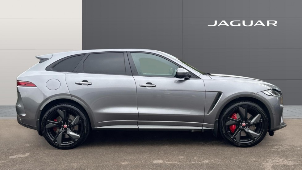 Jaguar F-Pace 5.0 V8 550 SVR 5dr Auto AWD Petrol Estate - Image 5