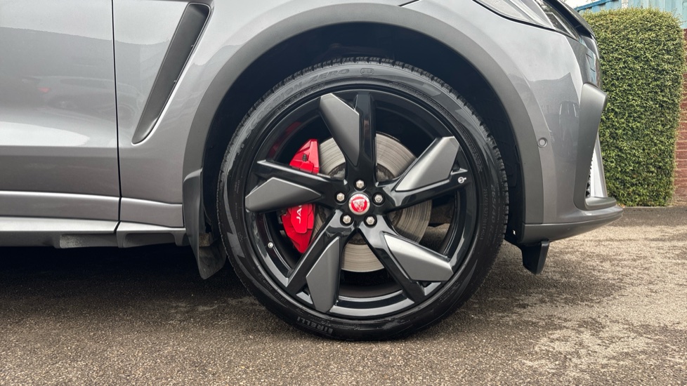 Jaguar F-Pace 5.0 V8 550 SVR 5dr Auto AWD Petrol Estate - Image 8