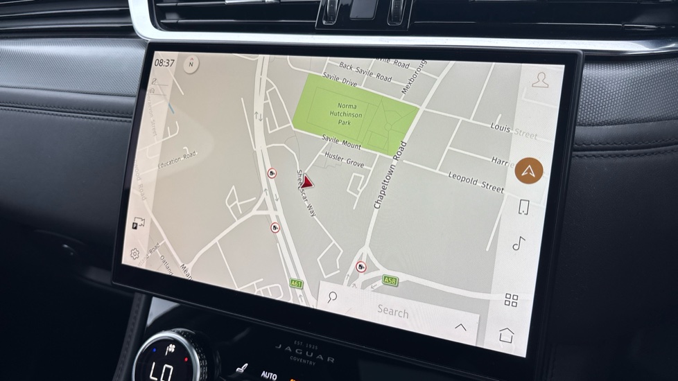 Jaguar F-Pace 5.0 V8 550 SVR 5dr Auto AWD Petrol Estate - Image 11