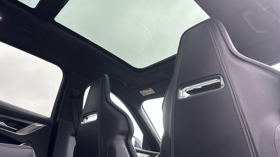 Jaguar F-Pace 5.0 V8 550 SVR 5dr Auto AWD Petrol Estate - Image 34