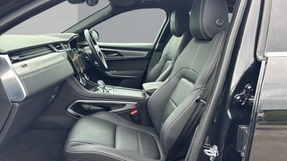 Jaguar F-Pace 2.0 D200 R-Dynamic S 5dr Auto AWD Diesel Estate - Image 3