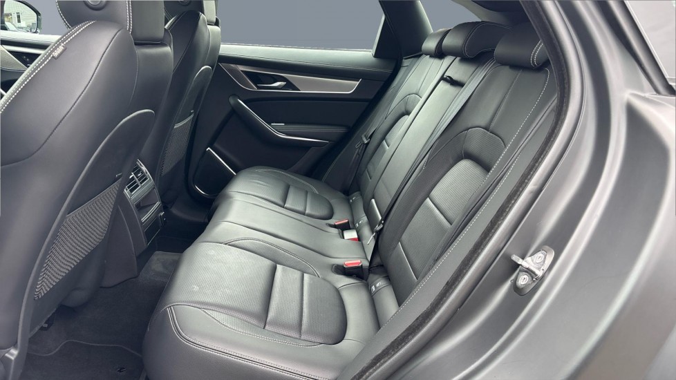 Jaguar F-Pace 2.0 D200 R-Dynamic S 5dr Auto AWD Diesel Estate - Image 4