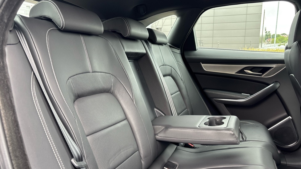 Jaguar F-Pace 2.0 D200 R-Dynamic S 5dr Auto AWD Diesel Estate - Image 29