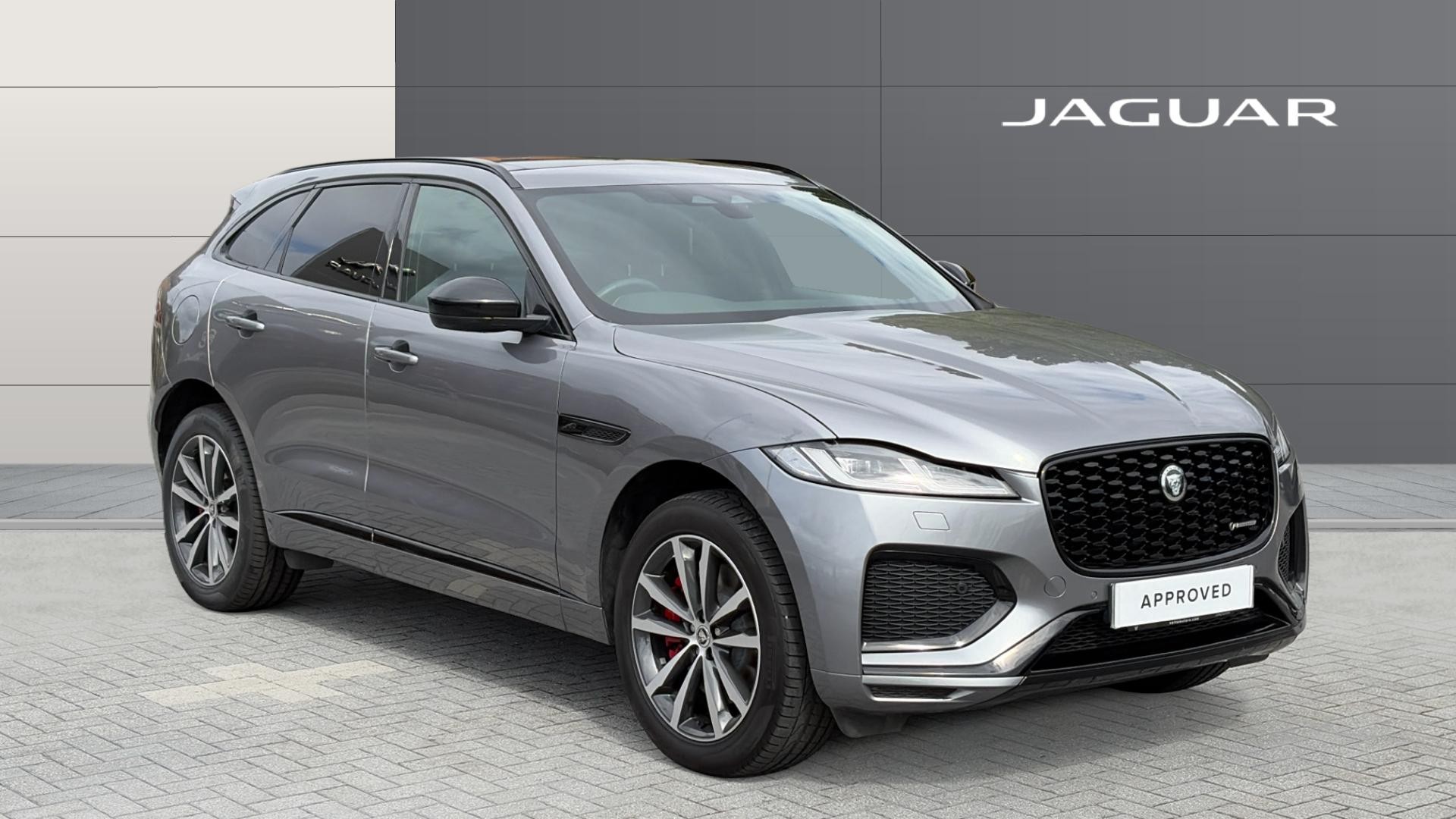Jaguar F-PACE listing photo
