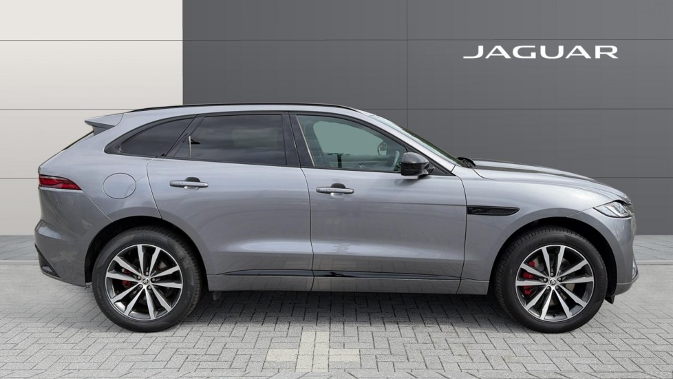 Jaguar F-Pace 3.0 D300 R-Dynamic SE Black 5dr Auto AWD Diesel Estate - Image 5