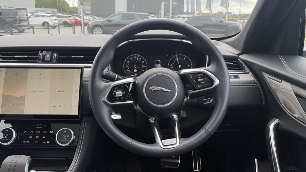 Jaguar F-Pace 3.0 D300 R-Dynamic SE Black 5dr Auto AWD Diesel Estate - Image 15