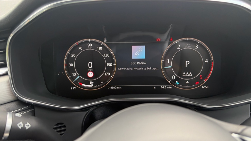 Jaguar F-Pace 3.0 D300 R-Dynamic SE Black 5dr Auto AWD Diesel Estate - Image 16