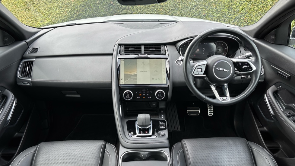 Jaguar E-Pace 2.0 D200 R-Dynamic SE 5dr Auto Diesel Estate - Image 9