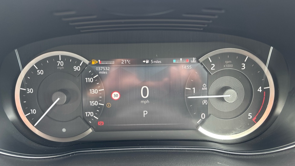 Jaguar E-Pace 2.0 D200 R-Dynamic SE 5dr Auto Diesel Estate - Image 16