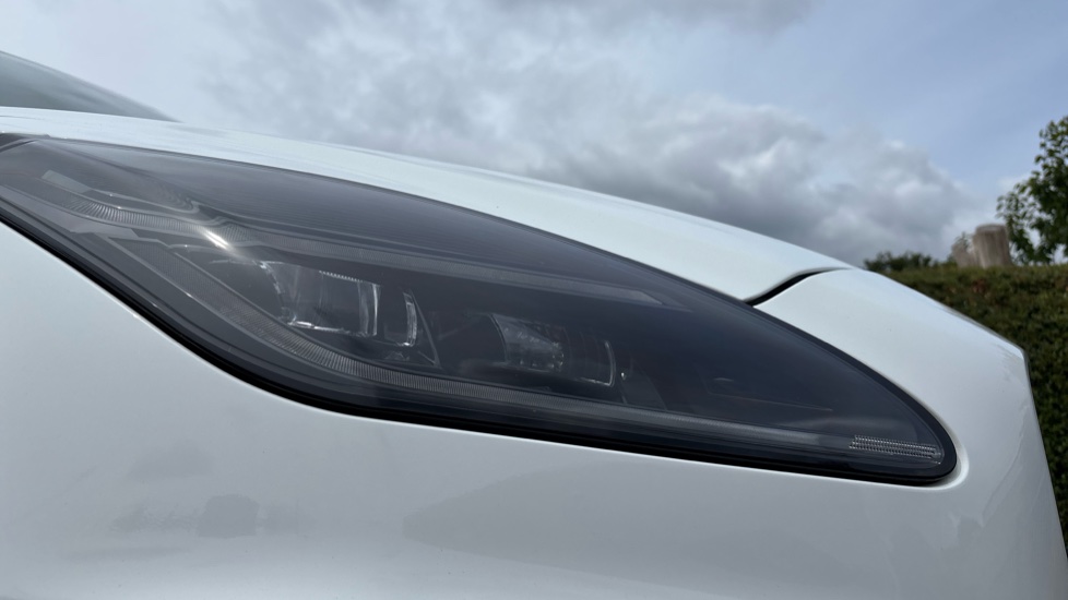 Jaguar E-Pace 2.0 D200 R-Dynamic SE 5dr Auto Diesel Estate - Image 17