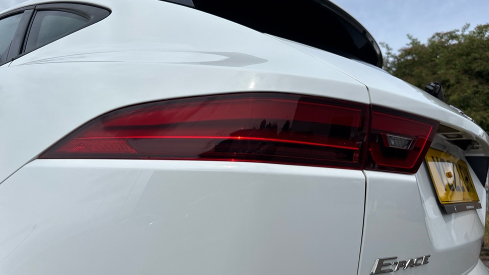 Jaguar E-Pace 2.0 D200 R-Dynamic SE 5dr Auto Diesel Estate - Image 19