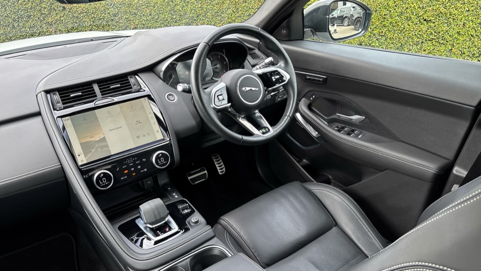 Jaguar E-Pace 2.0 D200 R-Dynamic SE 5dr Auto Diesel Estate - Image 29