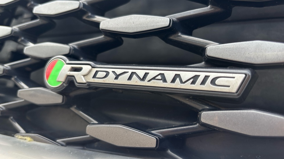 Jaguar E-Pace 2.0 D200 R-Dynamic SE 5dr Auto Diesel Estate - Image 35