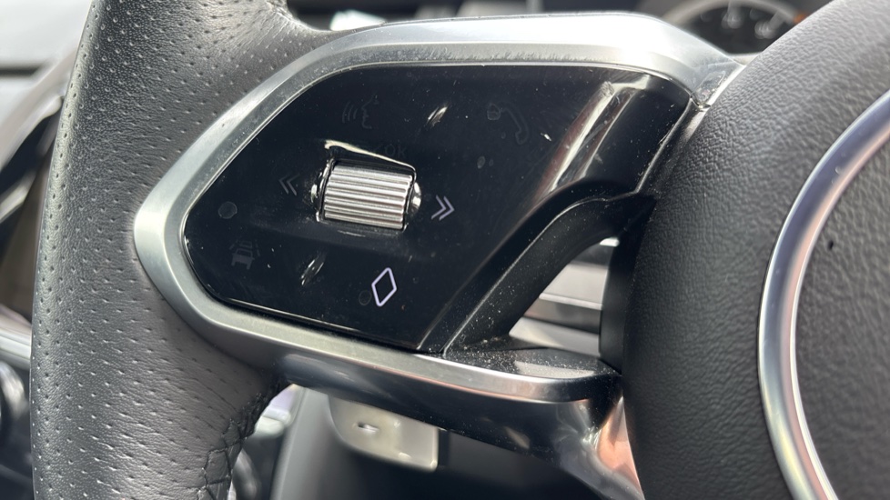 Jaguar E-Pace 2.0 D200 R-Dynamic SE 5dr Auto Diesel Estate - Image 39