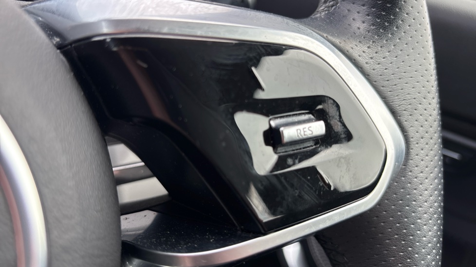 Jaguar E-Pace 2.0 D200 R-Dynamic SE 5dr Auto Diesel Estate - Image 40