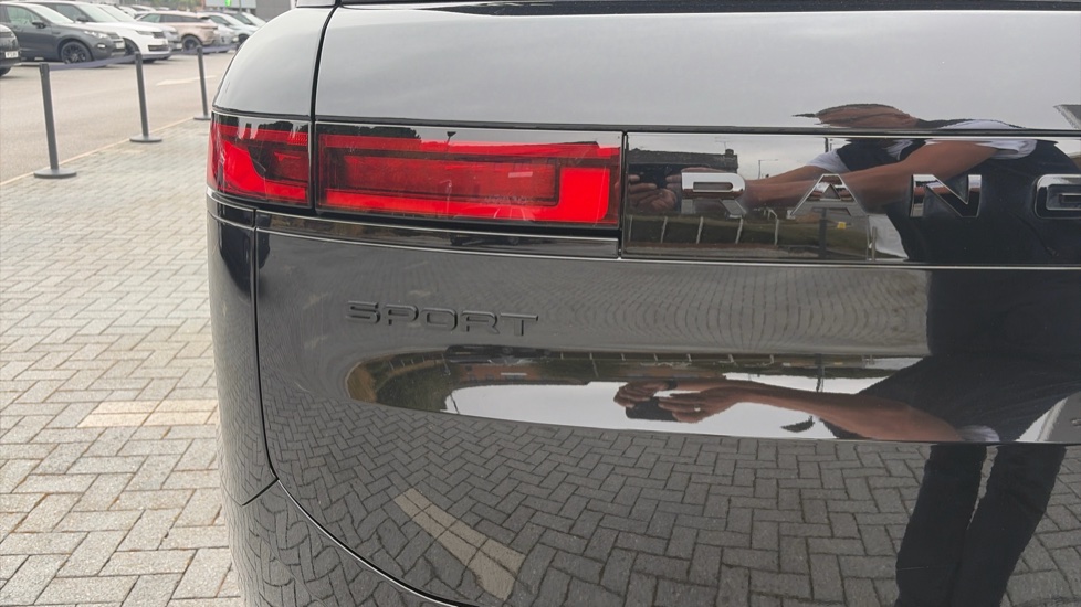 Land Rover Range Rover Sport 3.0 D250 Edition 5dr Auto Diesel Estate - Image 19
