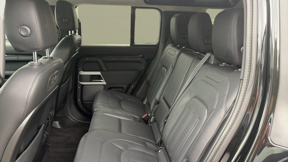 Land Rover Defender 3.0 D250 XS Edition 110 5dr Auto [7 Seat] Diesel Estate - Image 4