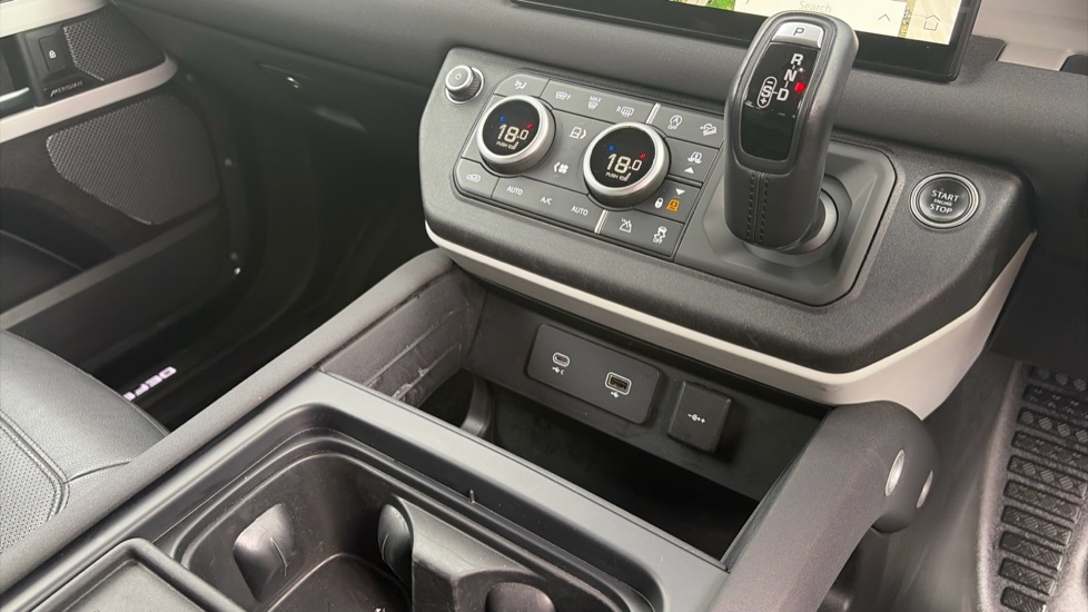Land Rover Defender 3.0 D250 XS Edition 110 5dr Auto [7 Seat] Diesel Estate - Image 13