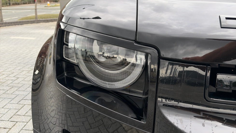 Land Rover Defender 3.0 D250 XS Edition 110 5dr Auto [7 Seat] Diesel Estate - Image 17