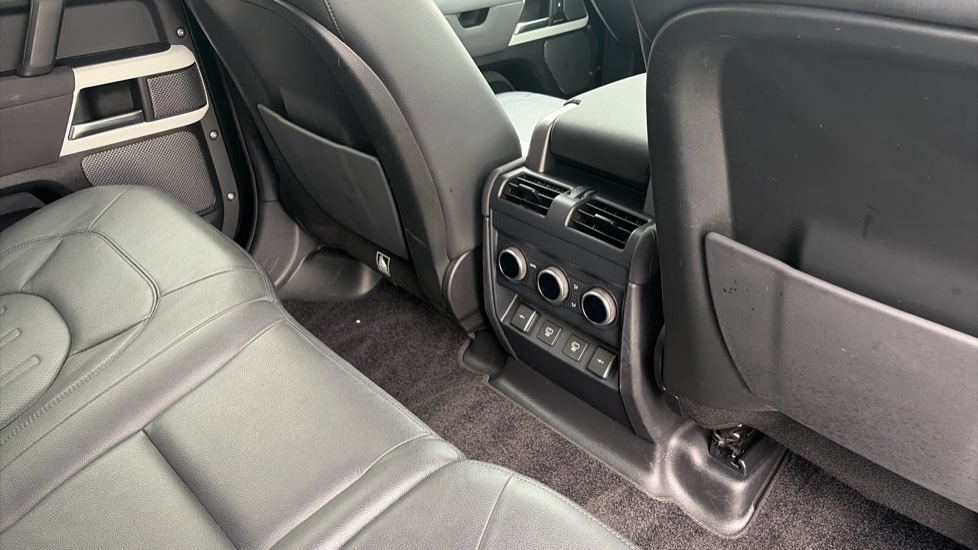 Land Rover Defender 3.0 D250 XS Edition 110 5dr Auto [7 Seat] Diesel Estate - Image 18