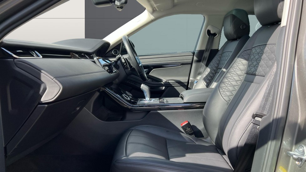 Land Rover Range Rover Evoque 1.5 P300e Autobiography 5dr Auto Hatchback - Image 3