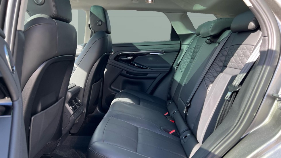 Land Rover Range Rover Evoque 1.5 P300e Autobiography 5dr Auto Hatchback - Image 4