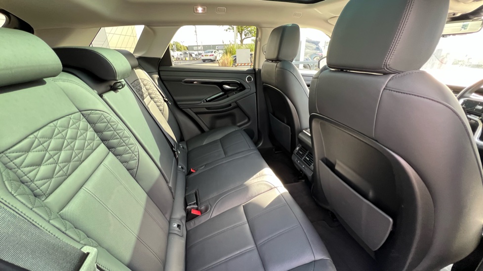 Land Rover Range Rover Evoque 1.5 P300e Autobiography 5dr Auto Hatchback - Image 32