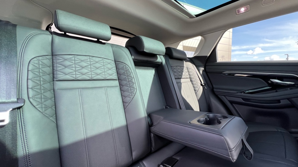 Land Rover Range Rover Evoque 1.5 P300e Autobiography 5dr Auto Hatchback - Image 33
