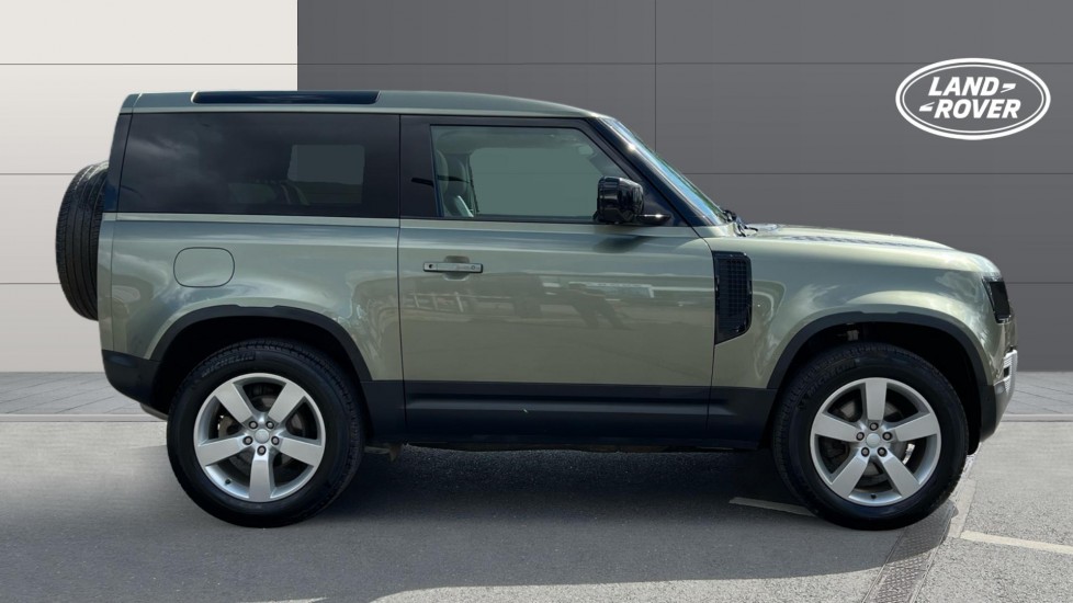 Land Rover Defender 3.0 D250 HSE 90 3dr Auto Diesel Estate - Image 5